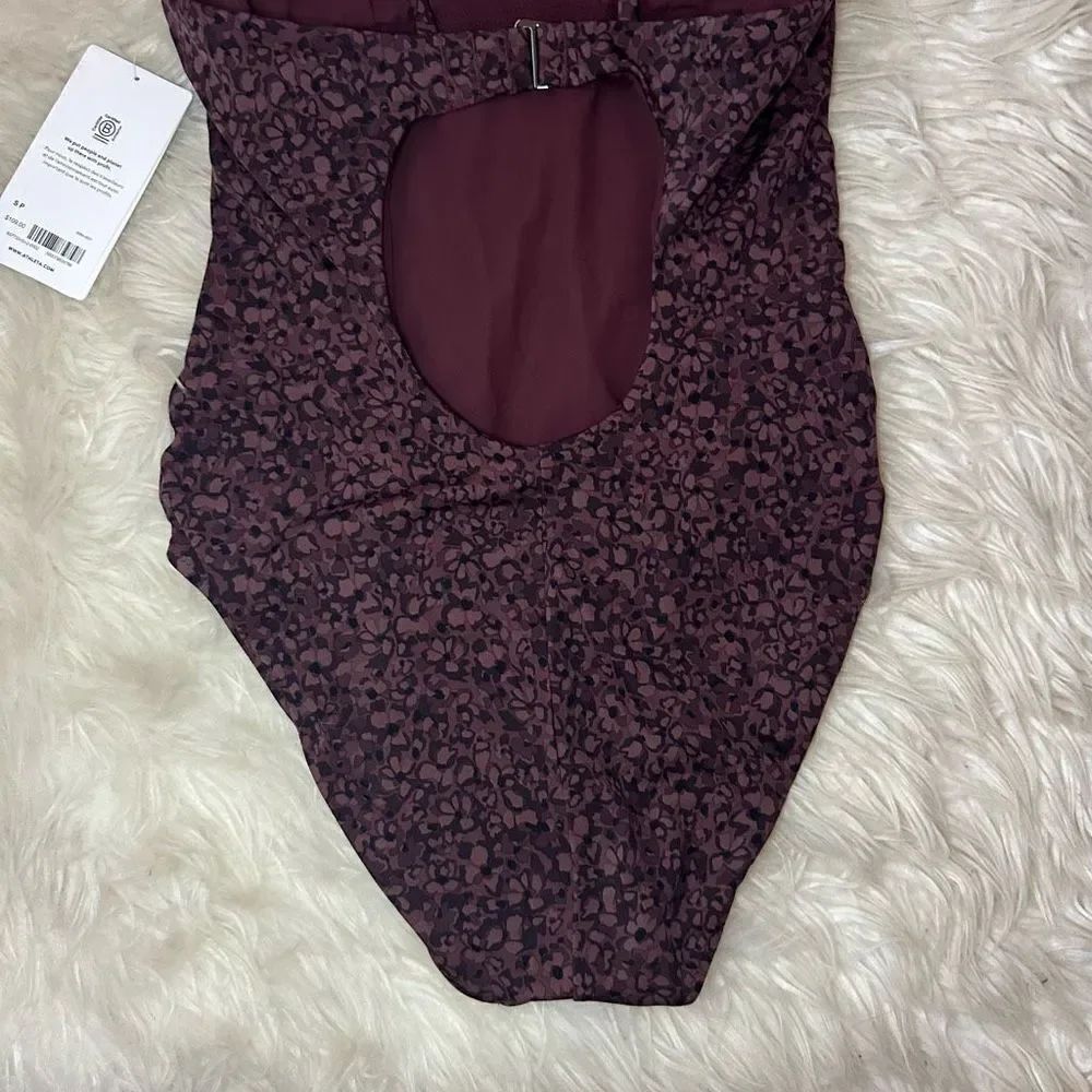 Athleta Keyhole One Piece Swimsuit - Picture 10 of 12